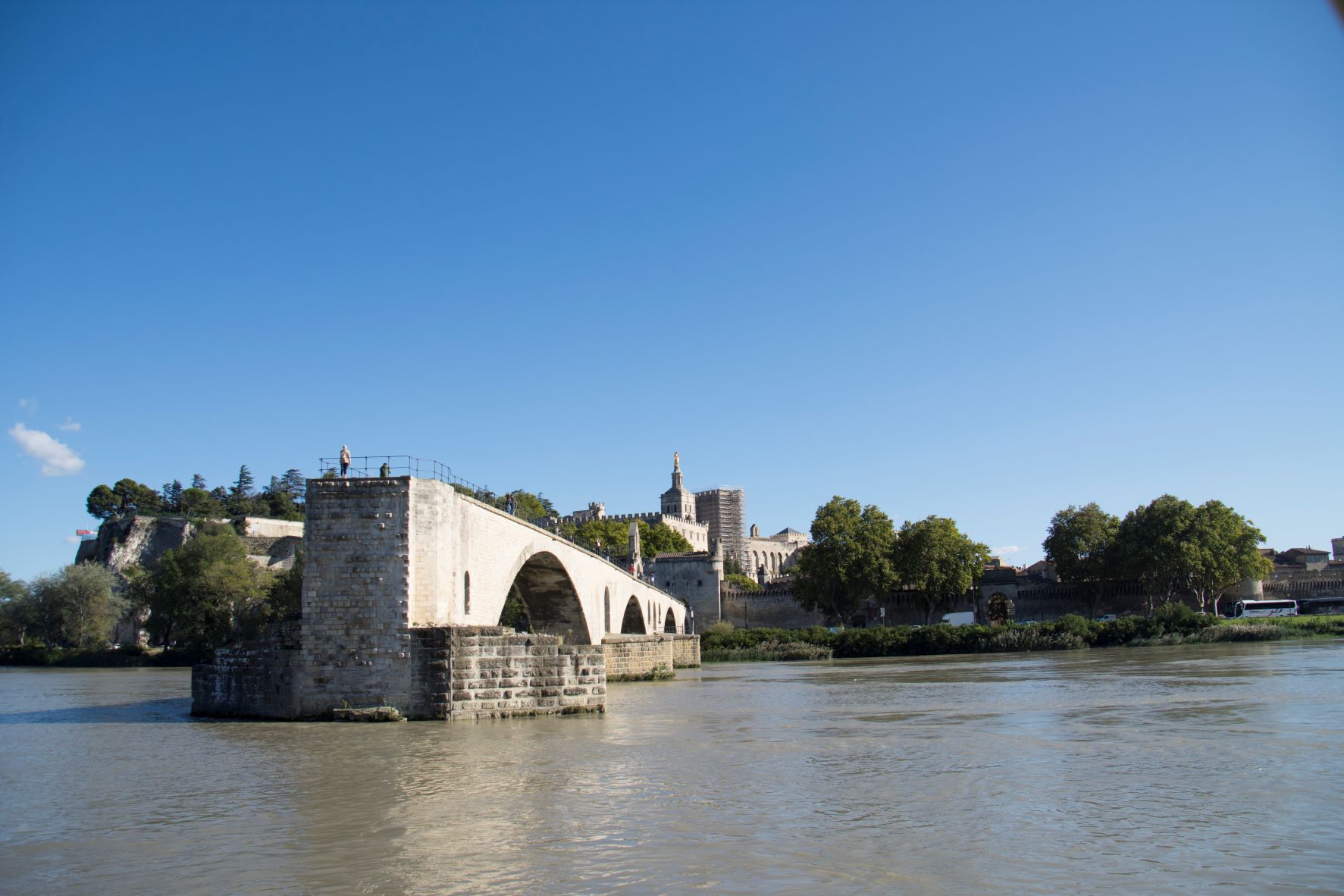 Sur le Pont d Avignon